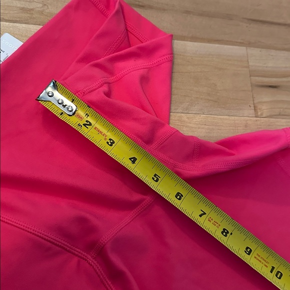 NWT Yogalicious Lux Crossover 5” Short Biker Pink Small - Picture 8 of 11